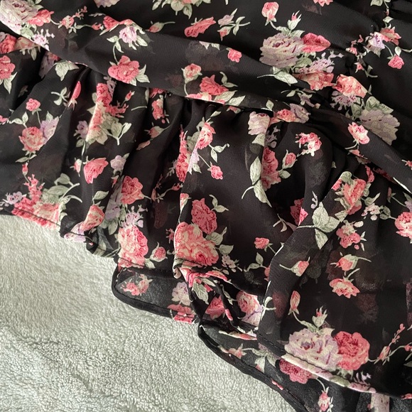 Off The Shoulder Ruffle Hem Floral Short Dress - Picture 3 of 6